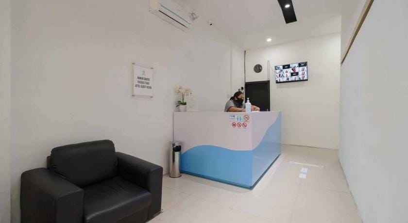 RedDoorz @ Jotel Guest House Medan Bed and Breakfast in Indonesia