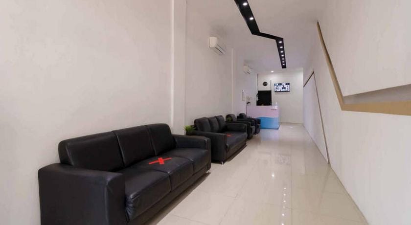 RedDoorz @ Jotel Guest House Medan Bed and Breakfast in Indonesia