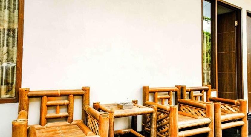 Rudi Rooms near Stasiun Cikarang Mitra RedDoorz Hotel in West Java