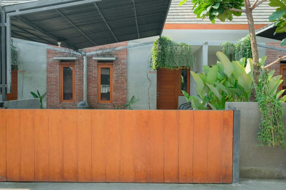 Andewi Guest House Denpasar RedPartner ( Minimum Stay 30 Nights ) Bed and Breakfast in Denpasar