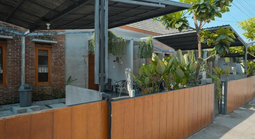 Andewi Guest House Denpasar RedPartner ( Minimum Stay 30 Nights ) Bed and Breakfast in Denpasar