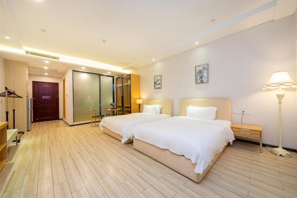 ROOMME Hotel Guangzhou Changlong South Village Wanbo CBD Apartment hotel in Guangzhou