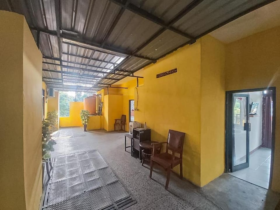 De Luck Homestay near Alun Alun Sidoarjo Hotel in East Java
