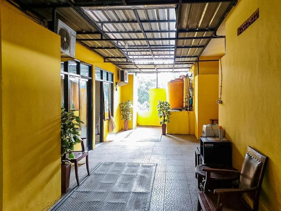 De Luck Homestay near Alun Alun Sidoarjo Hotel in East Java