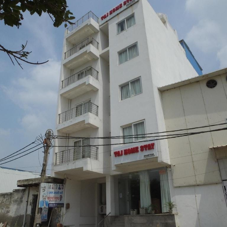 TAJ HOME STAY Hotel in Delhi