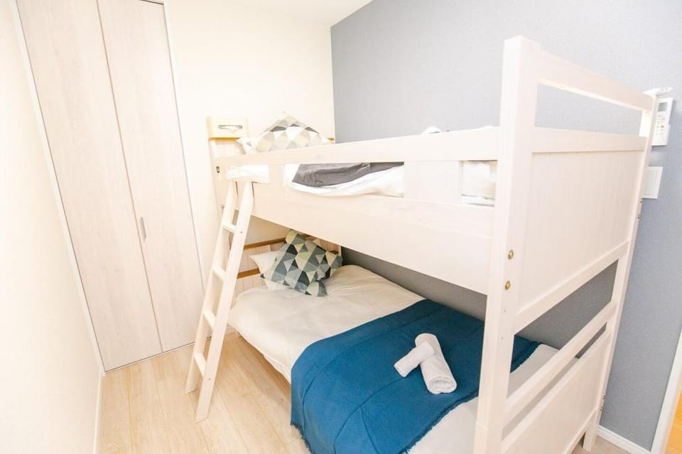Nishikujou 【Nishikujou・Newly Built House】 Close to Station・Good Access * NAMBA Area Vacation rental in Osaka