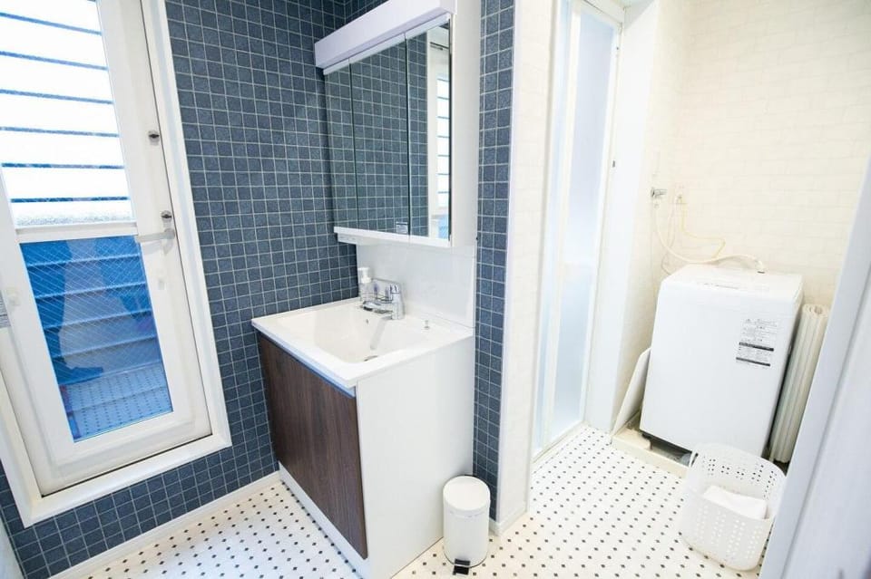 Nishikujou 【Nishikujou・Newly Built House】 Close to Station・Good Access * NAMBA Area Vacation rental in Osaka