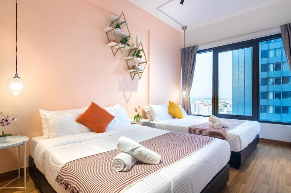 The Rosewoods by ALV, 2BR Chic Designer Apartment in George Town