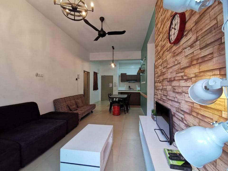 THE WOODZ x BINTEJI (Night Market) Apartment in Brinchang