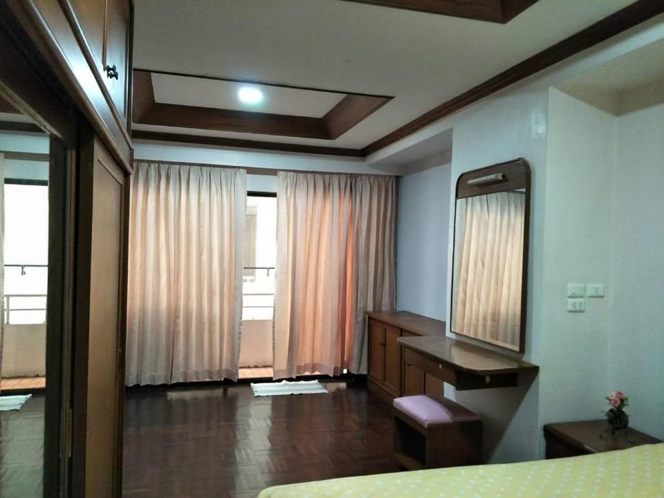 Saranjai Mansion Apartment in Bangkok
