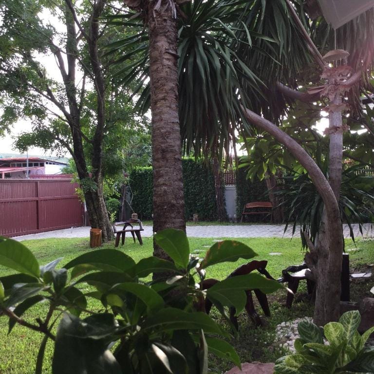 Serene Home-private corner Vacation rental in Bangkok