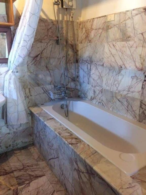 Greenhouse Guesthouse Vacation rental in Ban Tai