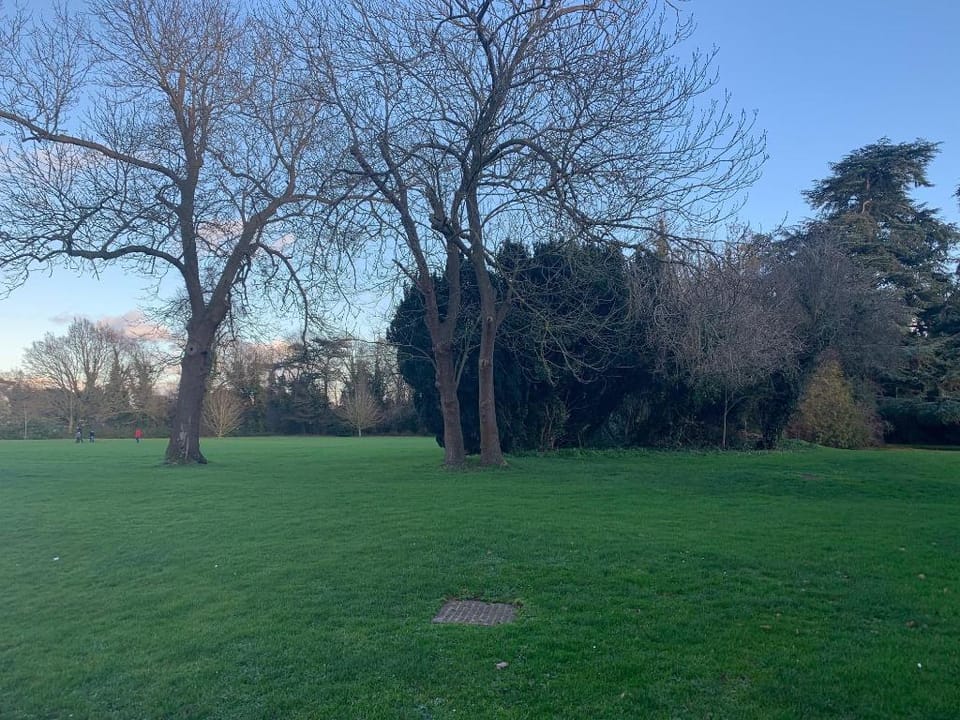 Beautiful Windsor 2/3 Bedroom Flat -Private Estate Apartment in Windsor