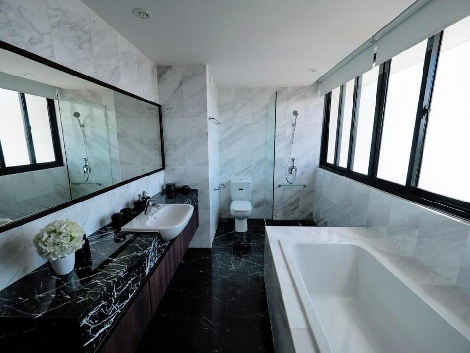 Bay View Holiday Home Apartment in Tanjung Bungah