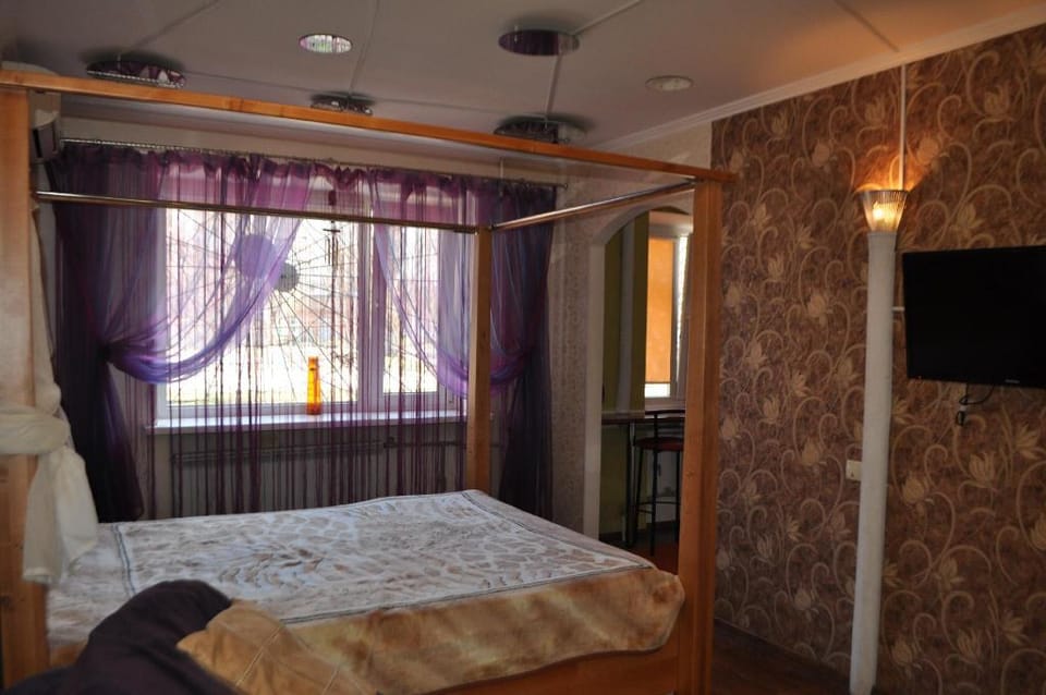 Svobody avenue 30-cozy like home :)) Apartment in Ukraine
