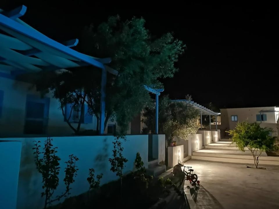 Perfect for Honeymoons Pool&Beach zone Apartment in Santorini