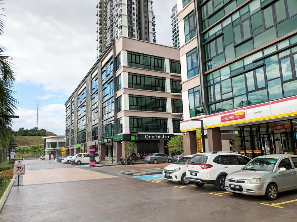 Three Bedroom+2Bath Prime Vdeo IOI City/ Putrajaya Apartment in Putrajaya