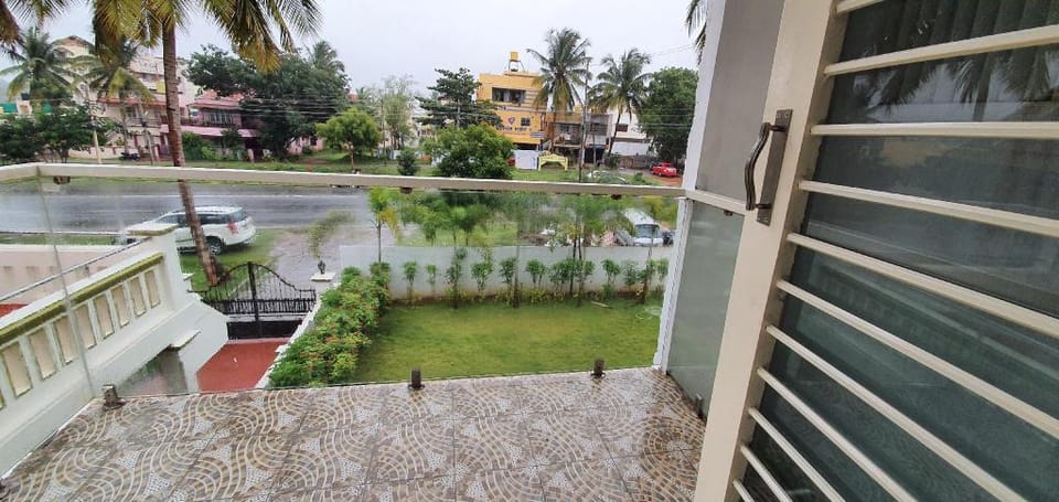 Rent on comfort Homestay Mysore, Luxury 3BHK flat Apartment in Mysuru