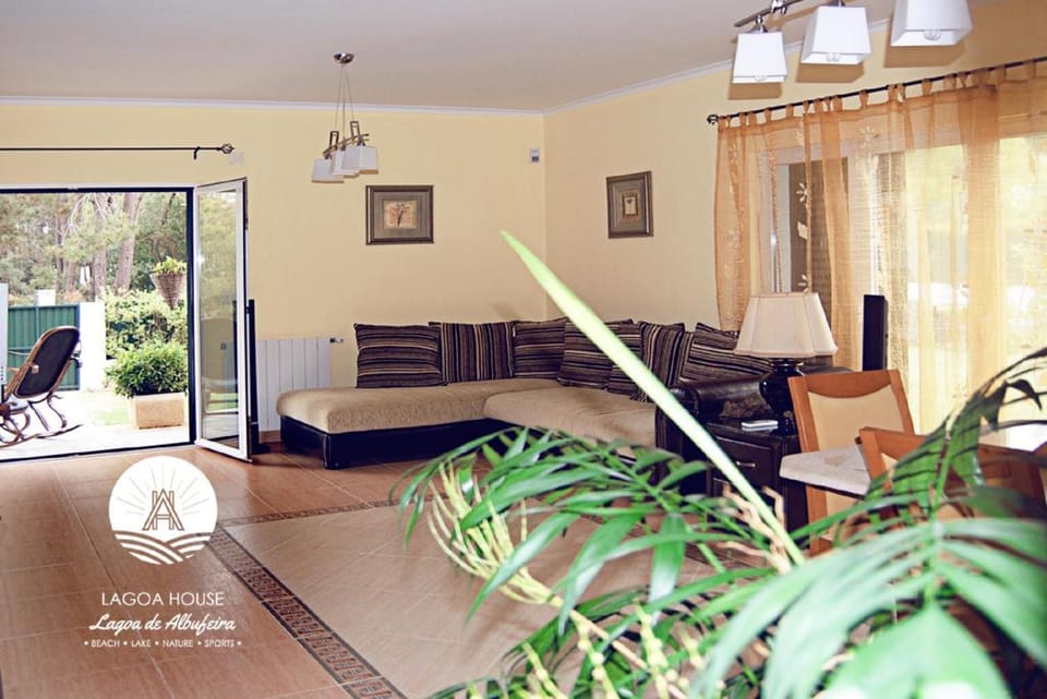 Lagoa House Villa in Setubal District
