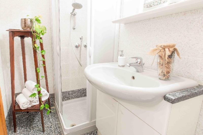 CA ZULIAN a breathtaking canal view AC and WiFi Apartment in Venice