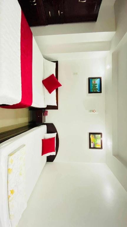 Khách Sạn 7 Ngôi Sao - Phòng 2 Giường Apartment in Ho Chi Minh City