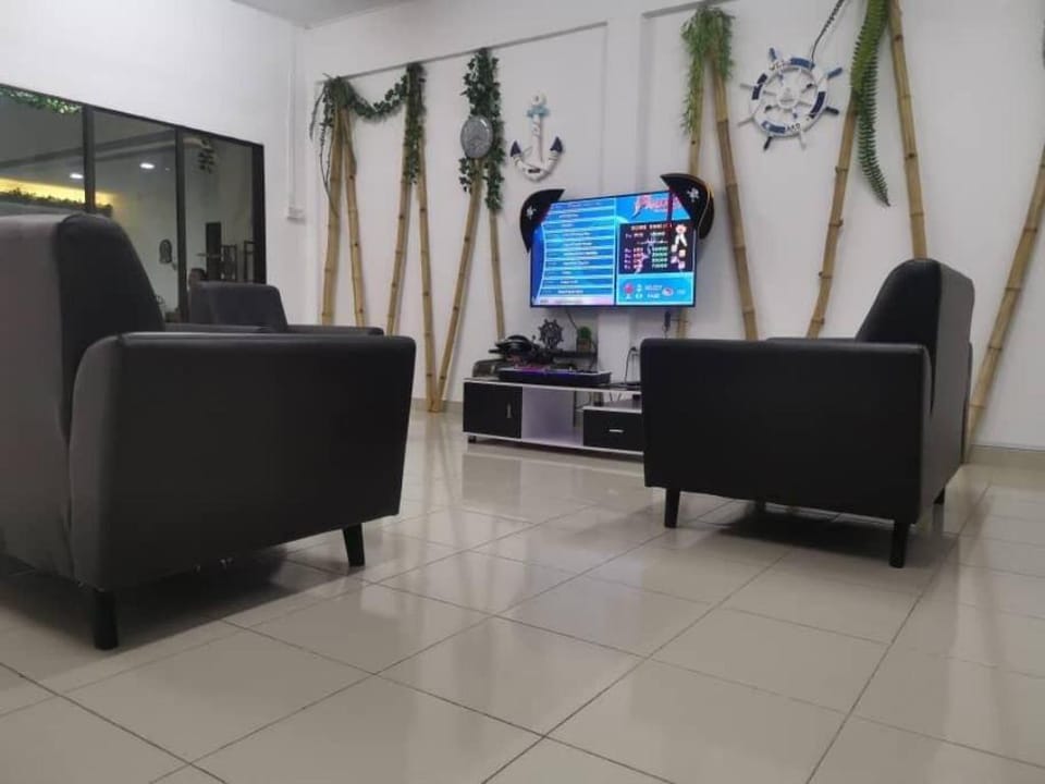 HomeSweetHome[6Room][18pax][Kbox][PoolTable][BBQ] Vacation rental in Port Dickson