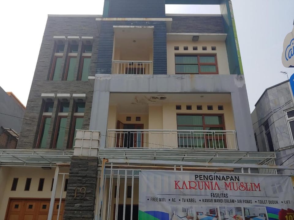 OYO 3894 Karunia Muslim Syariah Hotel in Jakarta