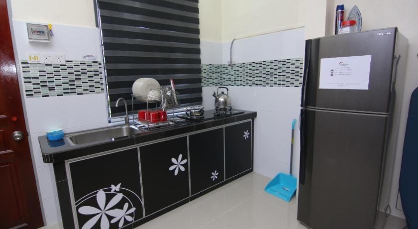 Homestay Hj Esmon 3 UTHM Parit Raja Vacation rental in Johor