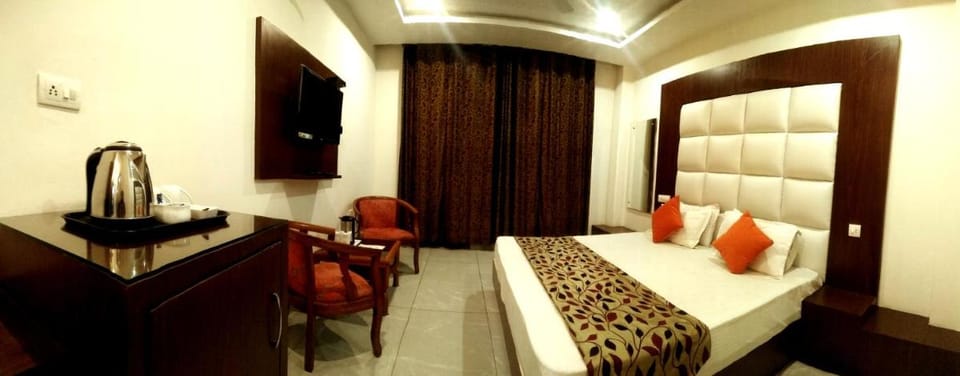 Hotel Vatika - the riverside resort Hotel in Punjab, India
