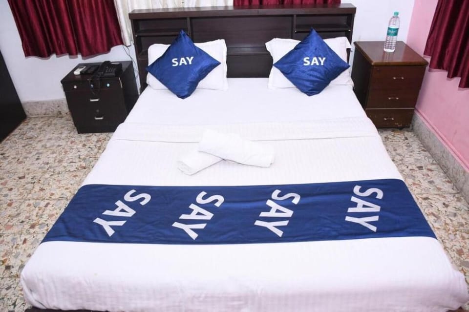 SAY Rooms Trip Manager Guest House Hotel in Kolkata