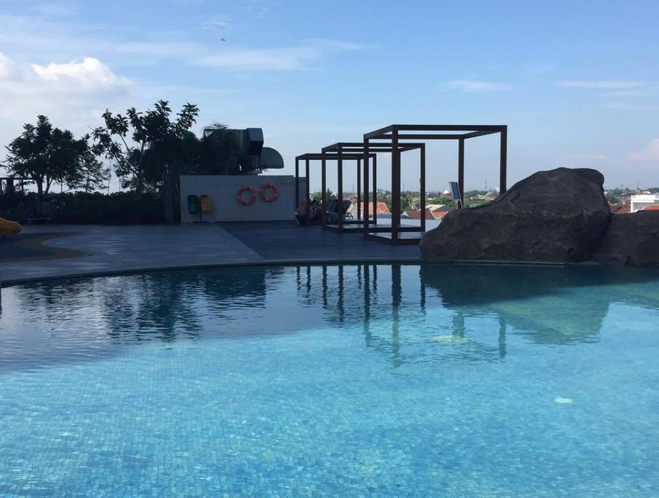 Deluxe Emerald A @Grand Kamala Lagoon By Mitra PRO Apartment in West Java