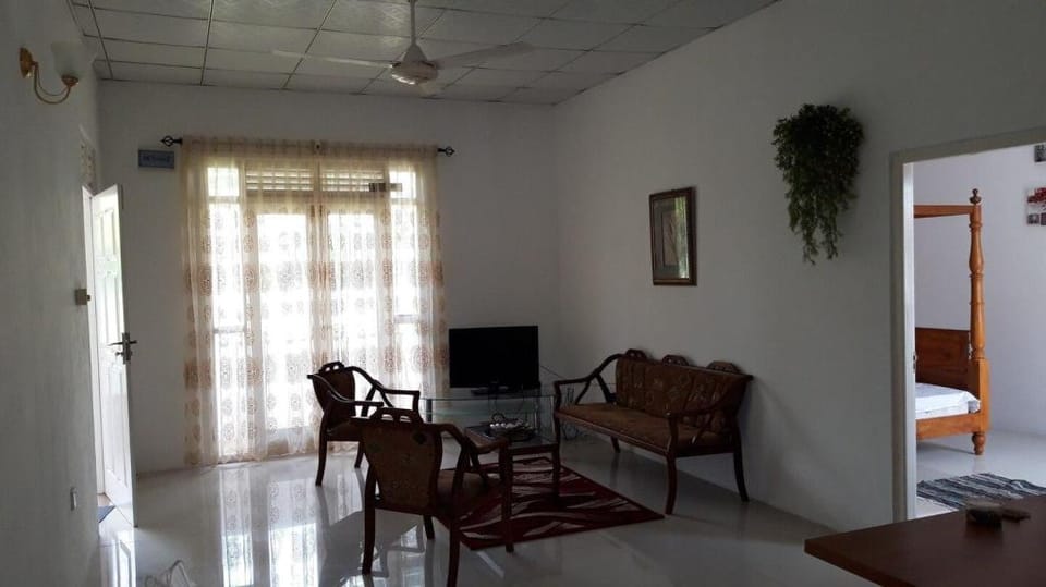 Pull & Buts (We are no more in business) Apartment in Western Province