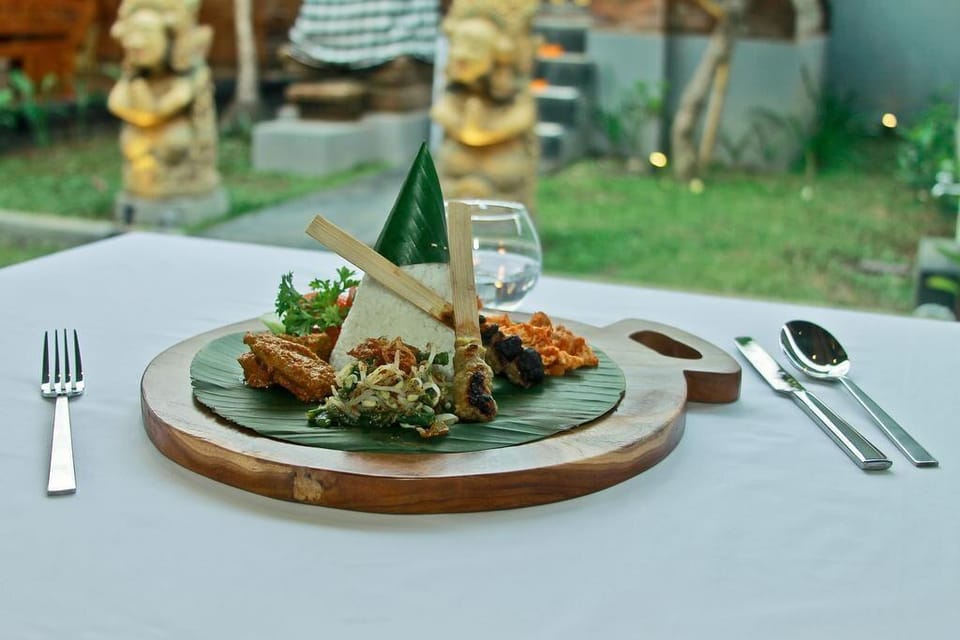 SixteenBR Surrounded by Rice Paddy in Ubud Vacation rental in Ubud