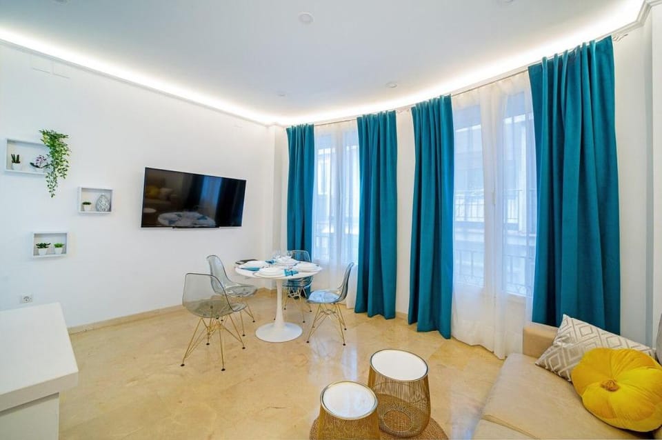 Malaga Historical Centre Luxury. Ozone Machine Apartment in Malaga