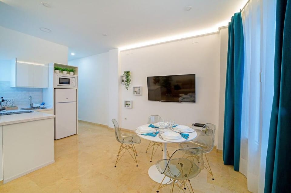 Malaga Historical Centre Luxury. Ozone Machine Apartment in Malaga