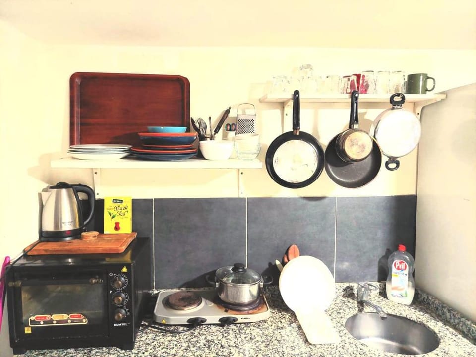 SHARED room  .  (SLEEPS 4) SHARED SHOWER .TOILET Vacation rental in Istanbul