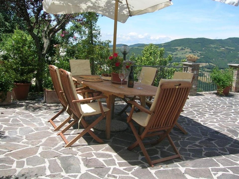 HOLIDAY HOUSE & APARTMENTS IN ASSISI Apartment in Umbria