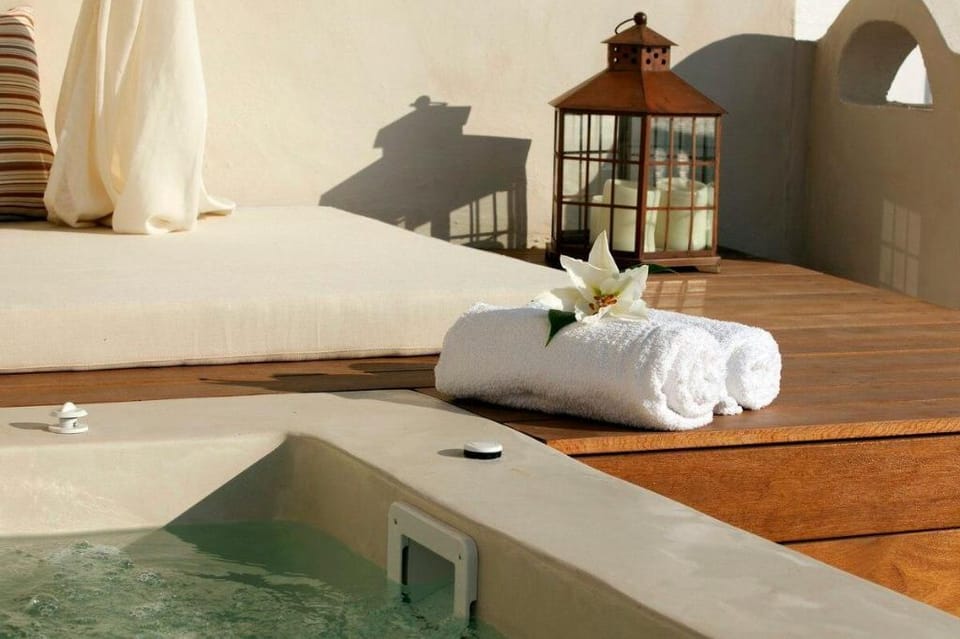Oia Mansion-4Bedroom Villa with Jacuzzi Villa in Oia