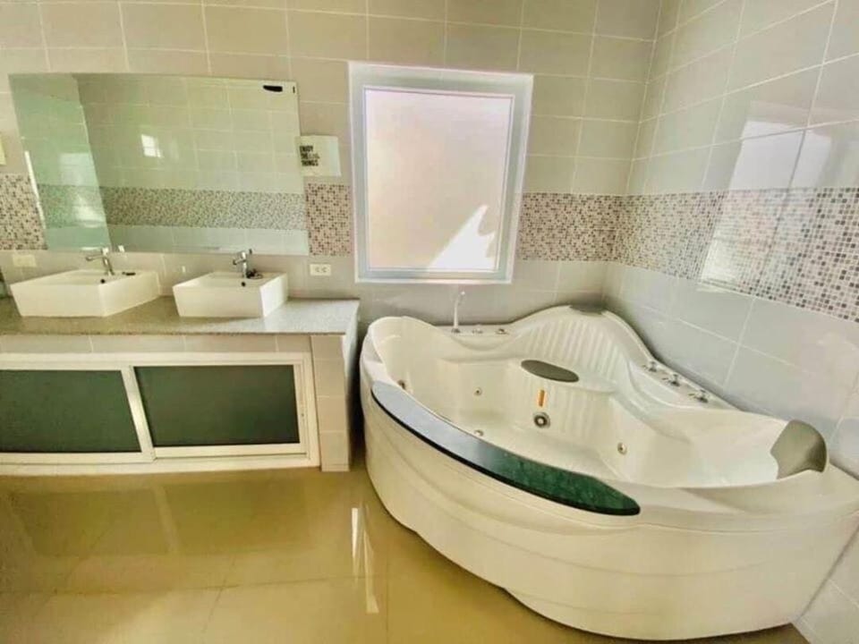SR Pool Villa Pattaya Villa in Pattaya City
