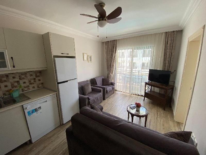 Cosy 2-Bedroom Apt. with Pool and Beach Access Apartment in Muğla Province