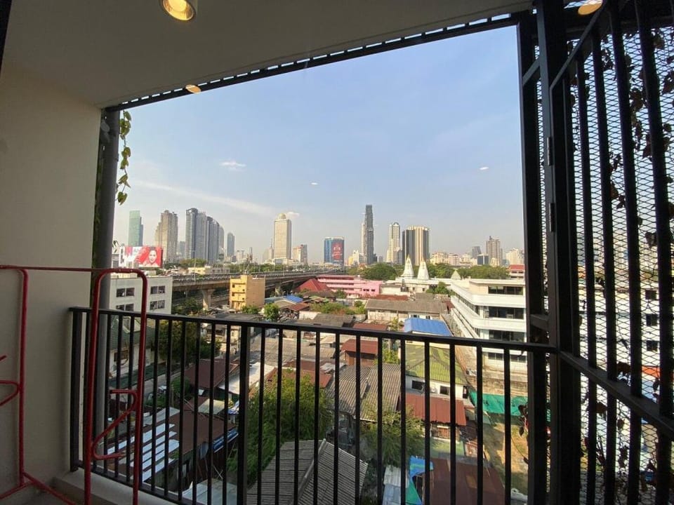 blossom condo-Twin Bed room •Surasak BTS @ Sathorn Apartment in Bangkok