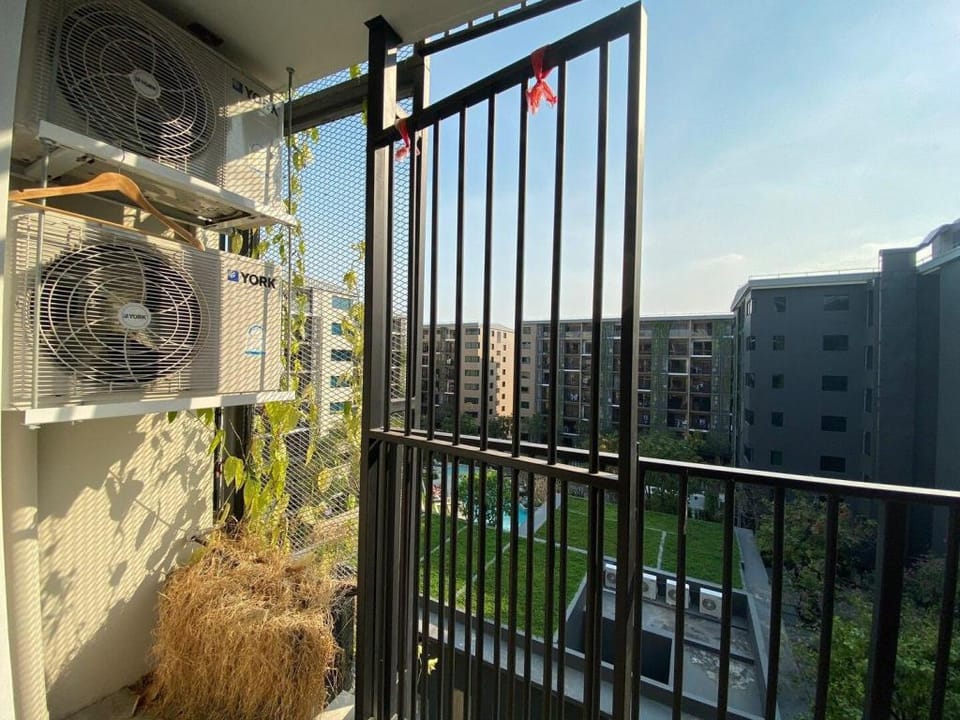 blossom condo-Twin Bed room •Surasak BTS @ Sathorn Apartment in Bangkok