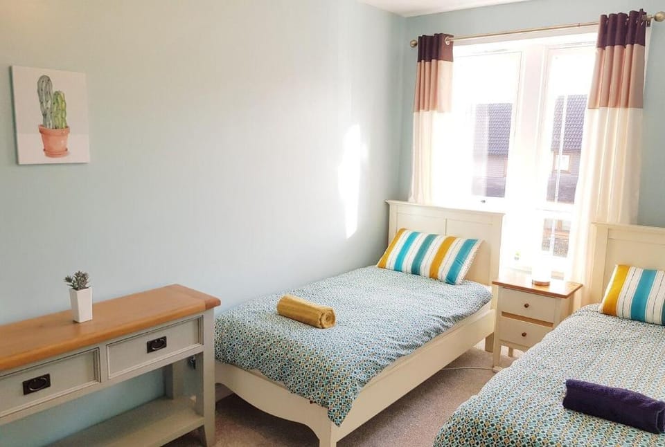 Warm & Cosy Family Home With Free Parking! Apartment in Glasgow