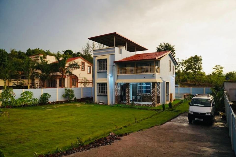 Blue House Vacation rental in Maharashtra