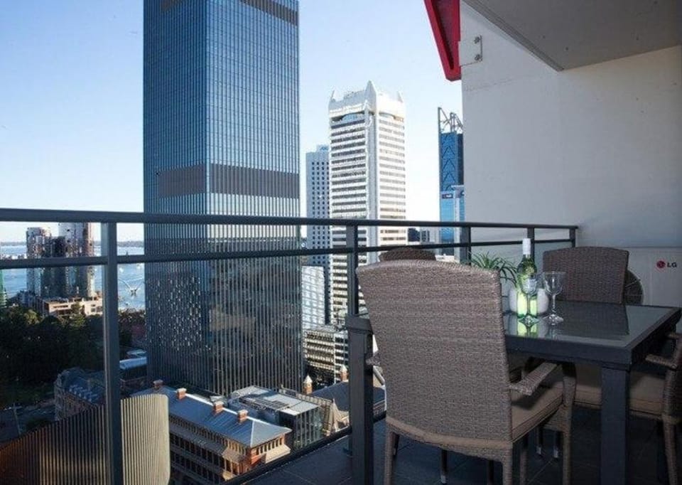 CENTRAL CBD EXEC STUNNING VIEW WIFI NETFLIX WINE Apartment in Perth