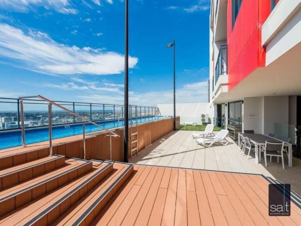LOCATION LOCATION CITY VIEWS NETFLIX WIFI WINE Apartment in Perth