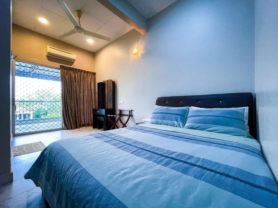 Gather Here 62 | 5BR Town Center | 5 Rooms Vacation rental in Perak