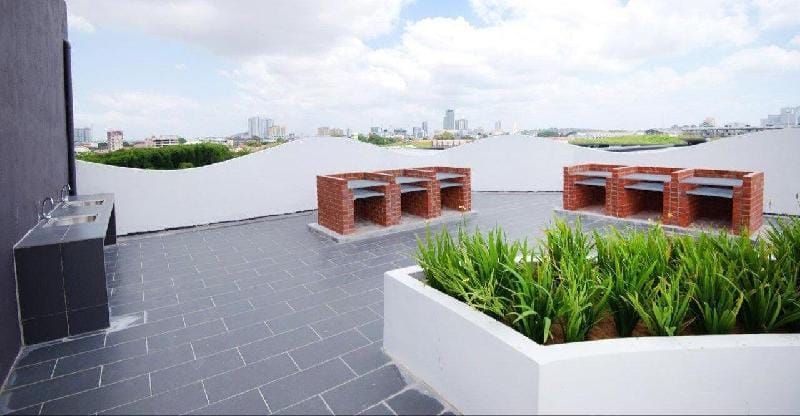 Pine Homestay @TheWave | WiFi | Astro | Pool Apartment in Malacca