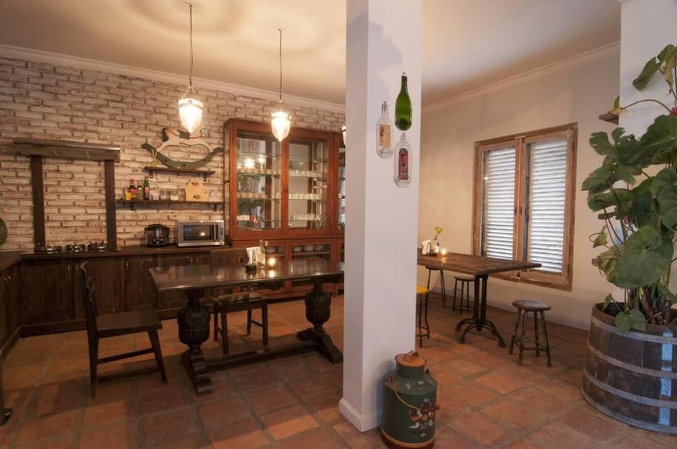 SixteenBR Colonial Stay, 15 Min Walkto the Beach Vacation rental in North Kuta