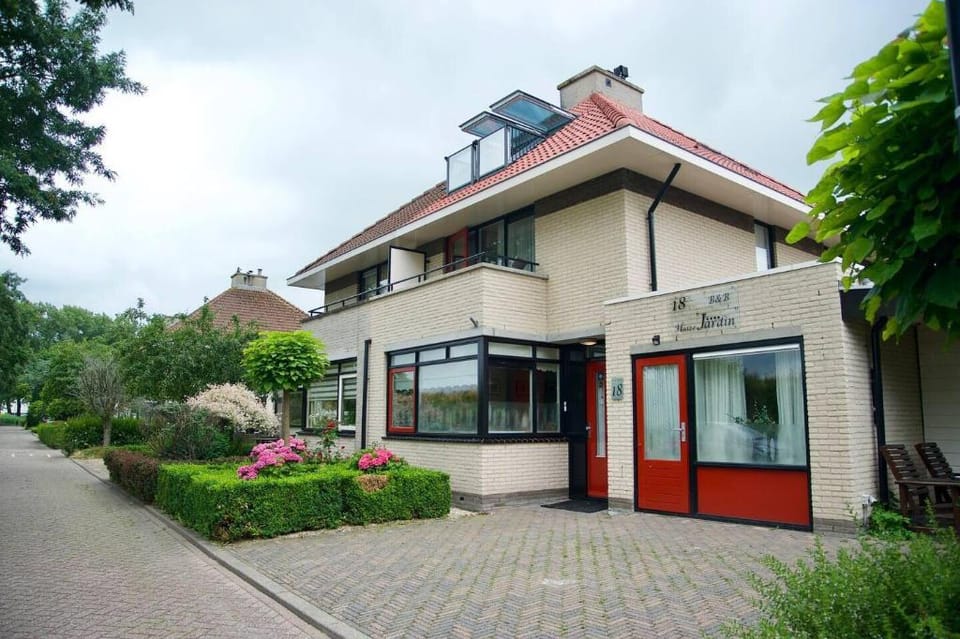 B&B Jardin #02 Vacation rental in North Holland (province)
